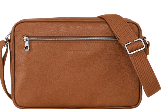 Longchamp je značka ktorá spája francúzsku eleganciu s praktickosťou a dokazuje že kabelka môže byť štýlová aj každodenná