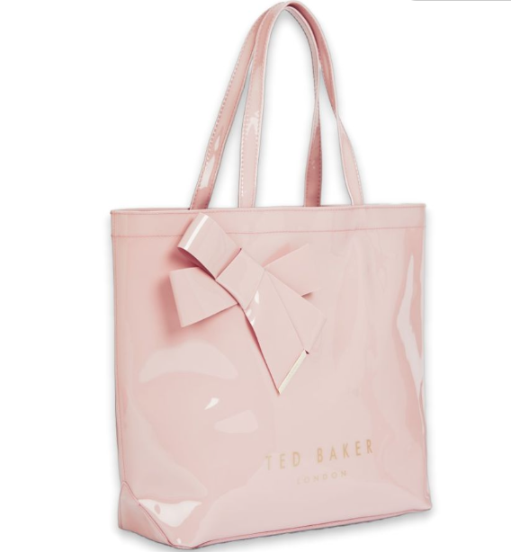 Ted Baker kabelky ktoré spájajú britský šarm s funkčnosťou a dodajú každému dňu elegantný nádych